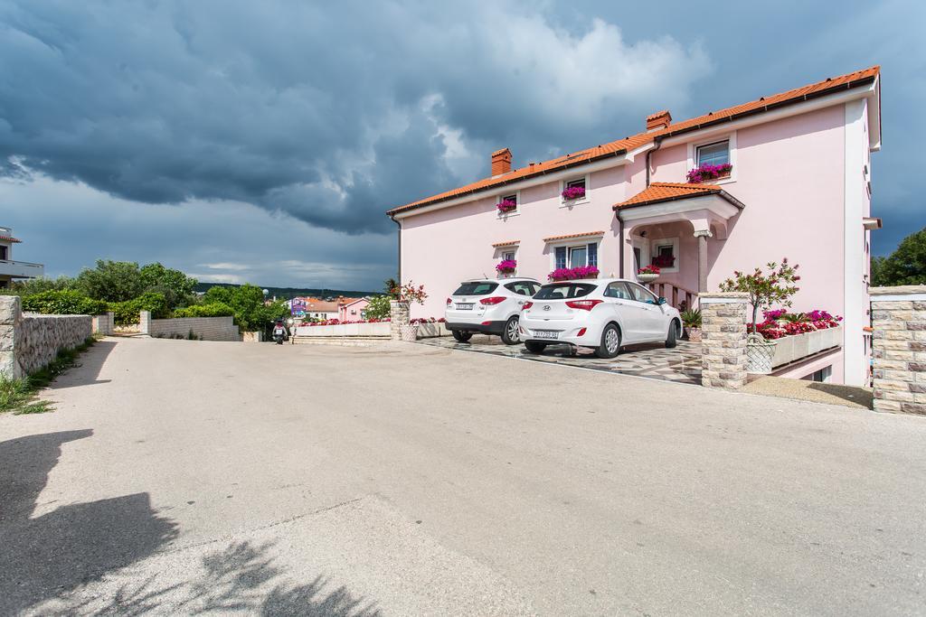 Guest House Beganovic Krk Island Esterno foto